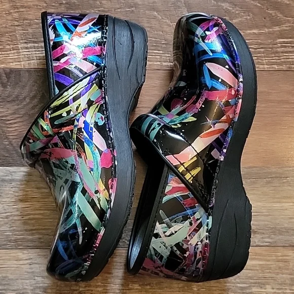 Dansko Multi Brush Stroke Patent - Picture 6 of 7